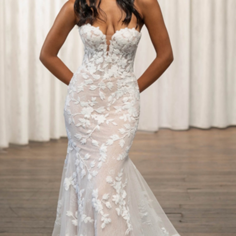 Brand new wedding dress - never worn - no alterations - US 8